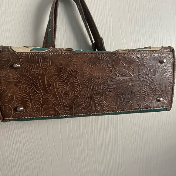 Western - Cross - Rhinestone - Concealed Carry Handbag - Picture 7 of 7